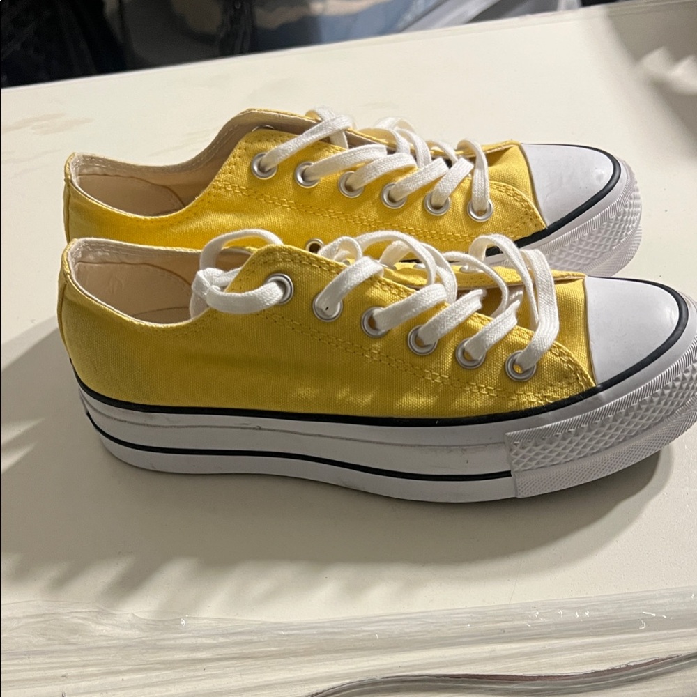 Converse chuck Taylor all Star Vibrant Yellow Platform Sneakers
